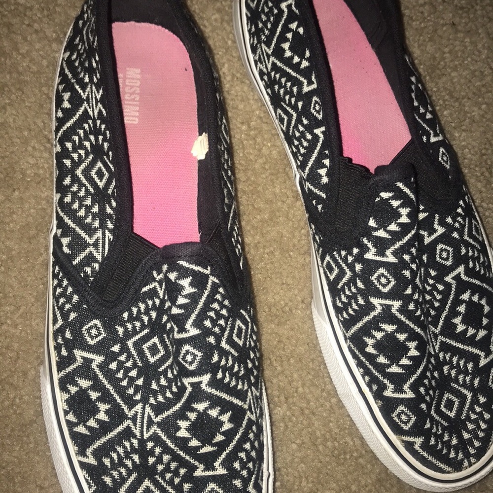 Mossimo slip ons